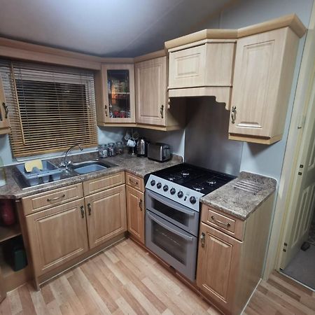Wonderful 2 Bedroom Mobile Home Αμπερίστγουιθ Εξωτερικό φωτογραφία